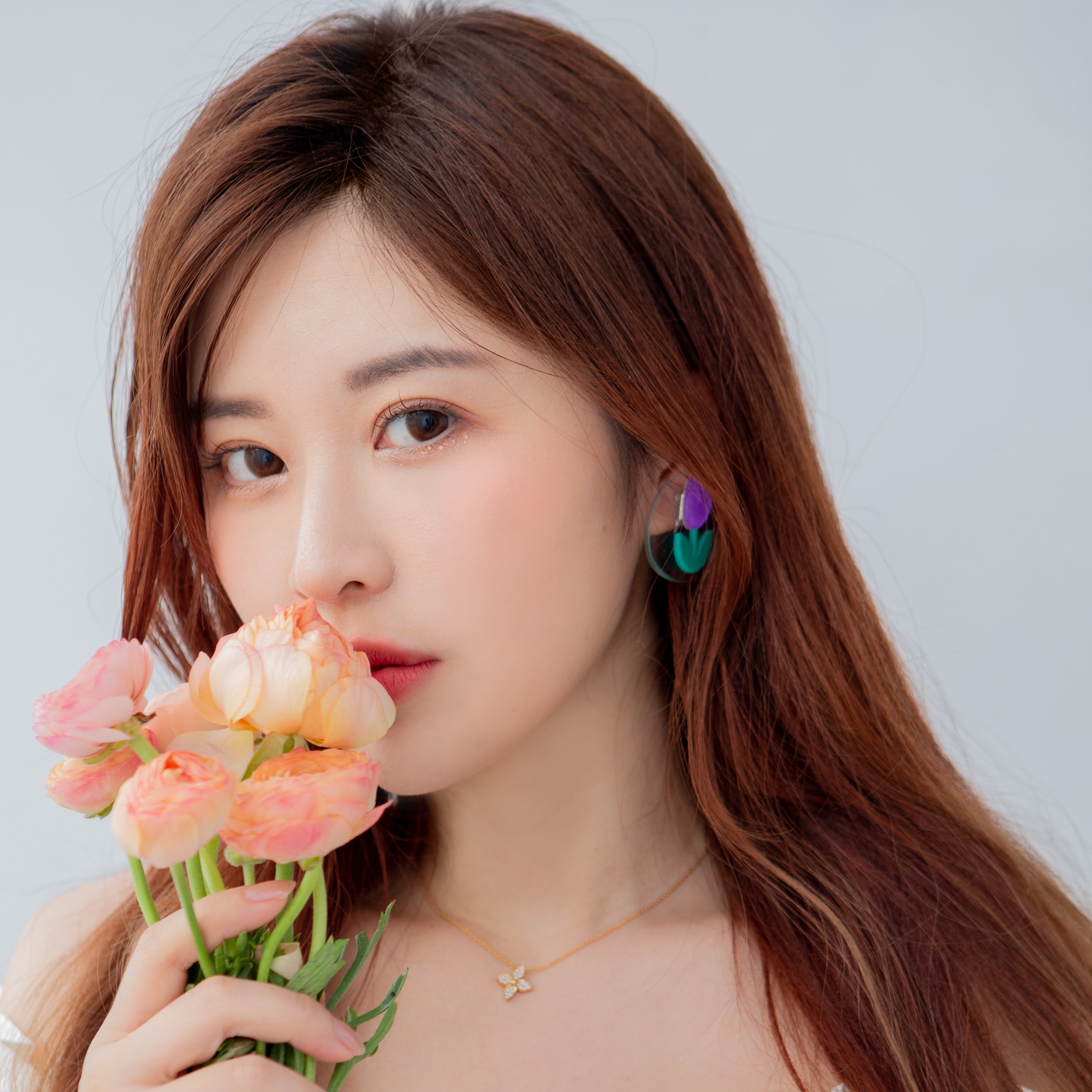 Collection of Tulip Tulip Haircare Ponpon Powder in a gallery layout